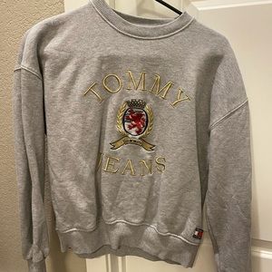 tommy jeans crewneck sweatshirt